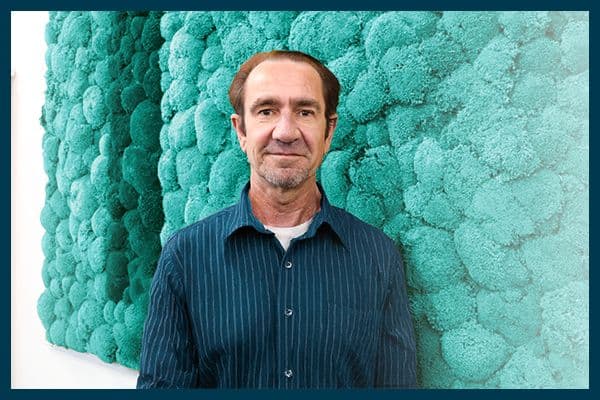 Markus Dommer mit Rahmen.jpg